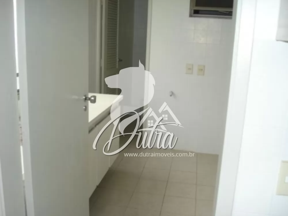 Praia de Ondina Alto de Pinheiros 136m² 03 Dormitórios 01 Suítes 1 Vagas
