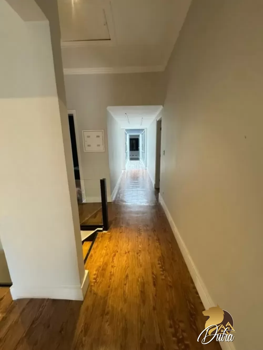 Padrão Jardim Europa 240m² 04 Dormitórios 02 Suítes 3 Vagas
