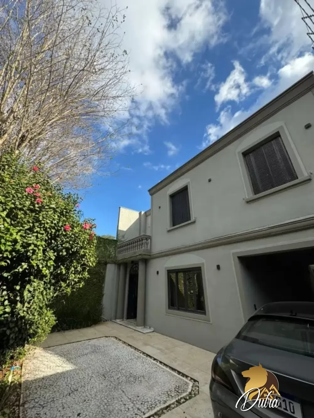 Padrão Jardim Europa 240m² 04 Dormitórios 02 Suítes 3 Vagas
