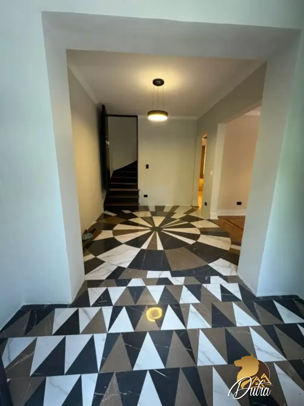 Padrão Jardim Europa 240m² 04 Dormitórios 02 Suítes 3 Vagas