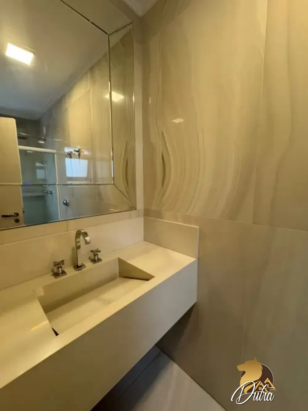 Padrão Jardim Europa 240m² 04 Dormitórios 02 Suítes 3 Vagas
