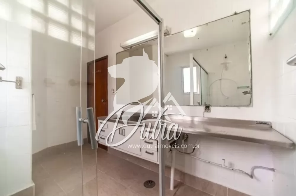 Sobrado Indianópolis 196m² 03 Dormitórios 01 Suítes 3 Vagas