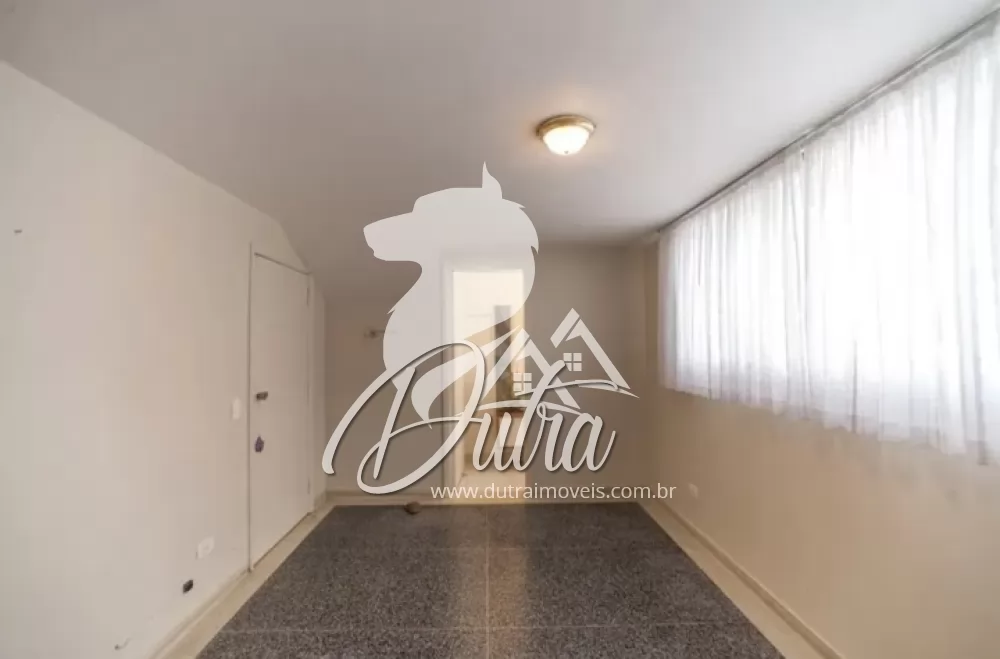 Sobrado Indianópolis 196m² 03 Dormitórios 01 Suítes 3 Vagas