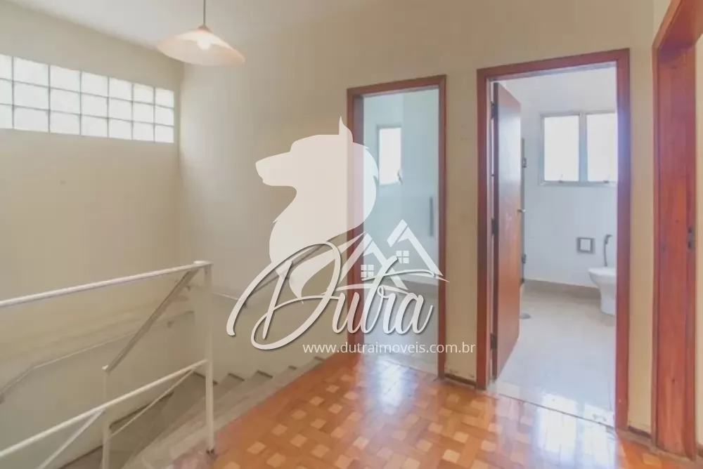 Sobrado Indianópolis 196m² 03 Dormitórios 01 Suítes 3 Vagas
