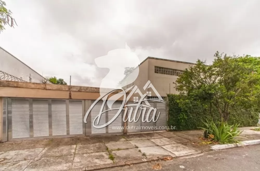 Sobrado Indianópolis 196m² 03 Dormitórios 01 Suítes 3 Vagas