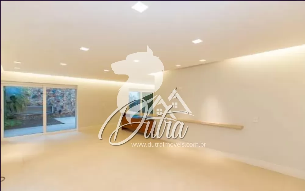 Casa de Condomínio Santo Amaro 300m² 04 Dormitórios 02 Suítes 4 Vagas
