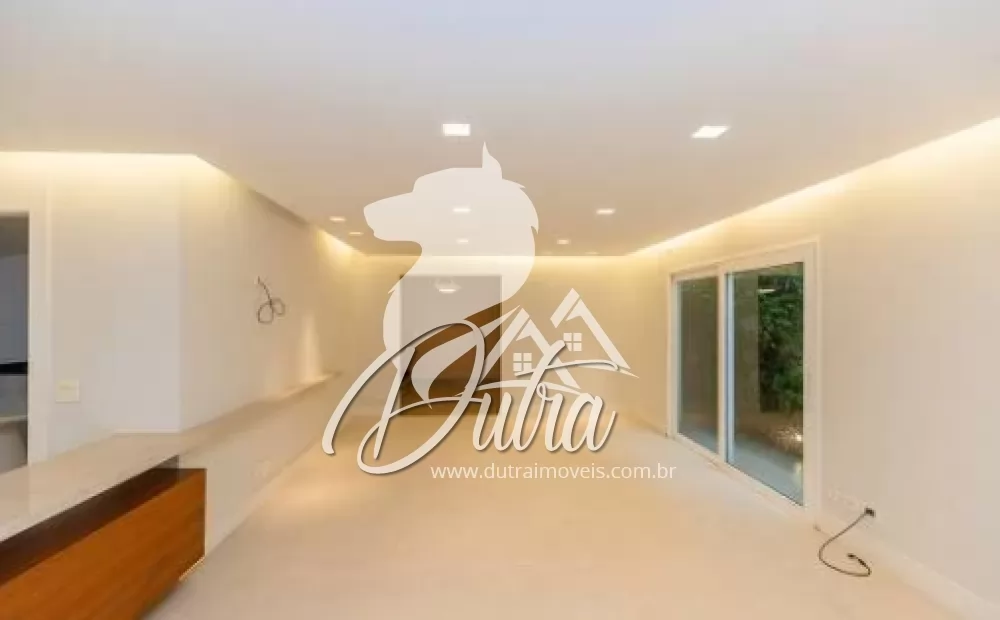 Casa de Condomínio Santo Amaro 300m² 04 Dormitórios 02 Suítes 4 Vagas