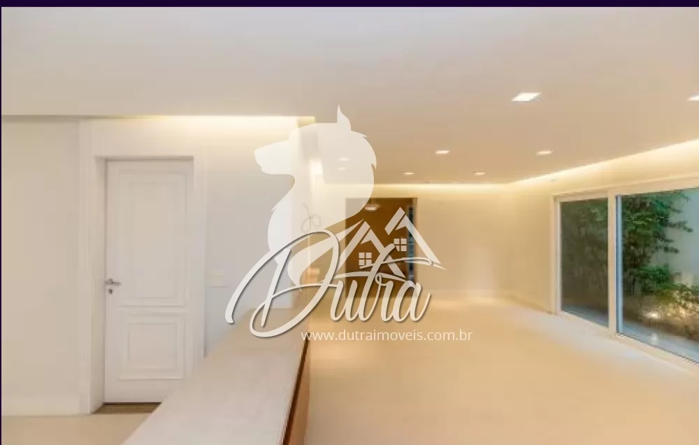 Casa de Condomínio Santo Amaro 300m² 04 Dormitórios 02 Suítes 4 Vagas