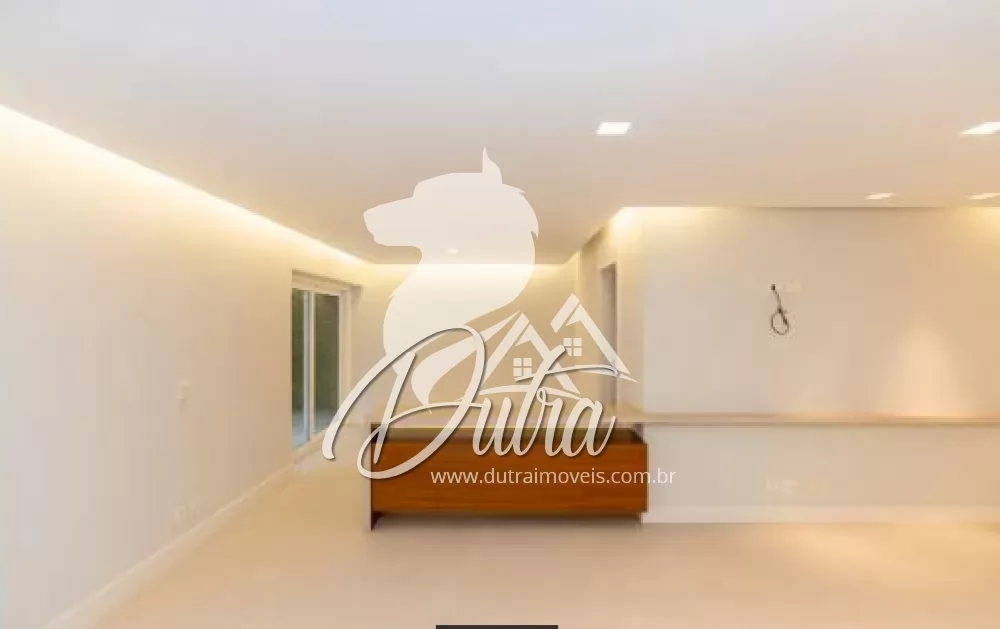 Casa de Condomínio Santo Amaro 300m² 04 Dormitórios 02 Suítes 4 Vagas