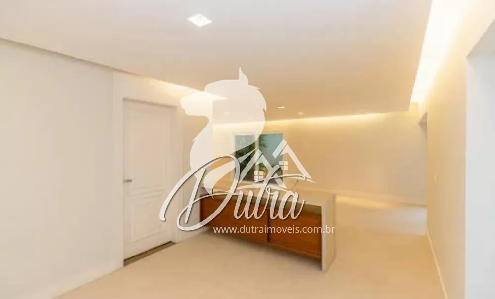 Casa de Condomínio Santo Amaro 300m² 04 Dormitórios 02 Suítes 4 Vagas