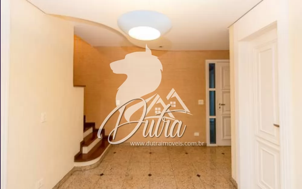 Casa de Condomínio Santo Amaro 300m² 04 Dormitórios 02 Suítes 4 Vagas