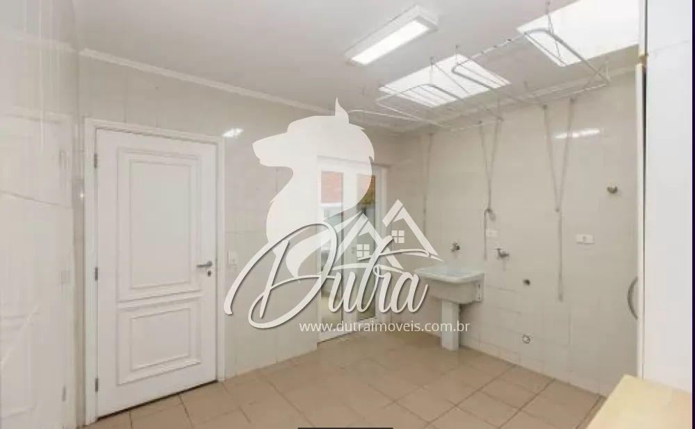 Casa de Condomínio Santo Amaro 300m² 04 Dormitórios 02 Suítes 4 Vagas