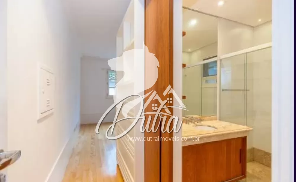 Casa de Condomínio Santo Amaro 300m² 04 Dormitórios 02 Suítes 4 Vagas