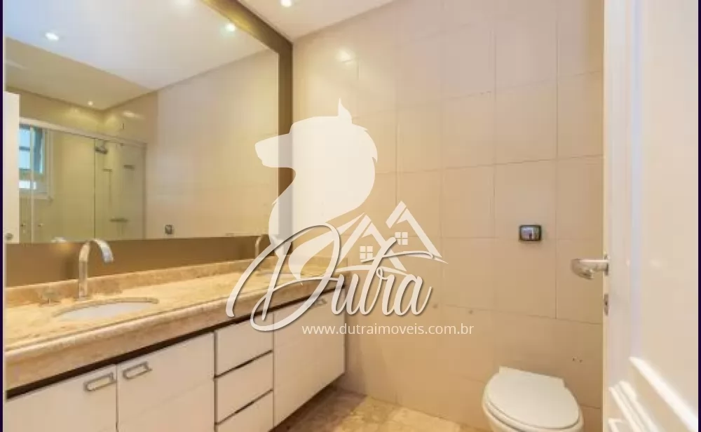 Casa de Condomínio Santo Amaro 300m² 04 Dormitórios 02 Suítes 4 Vagas