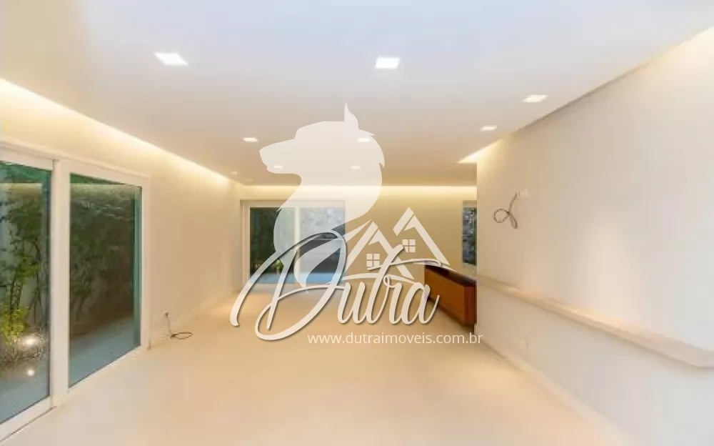Casa de Condomínio Santo Amaro 300m² 04 Dormitórios 02 Suítes 4 Vagas
