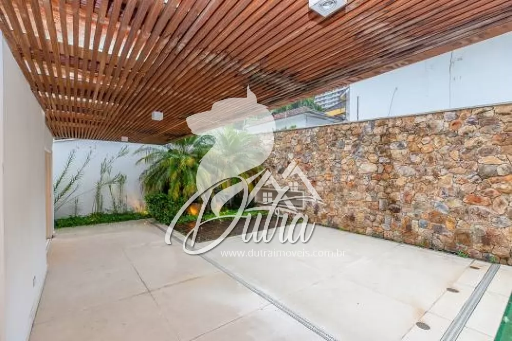 Casa de Condomínio Santo Amaro 300m² 04 Dormitórios 02 Suítes 4 Vagas