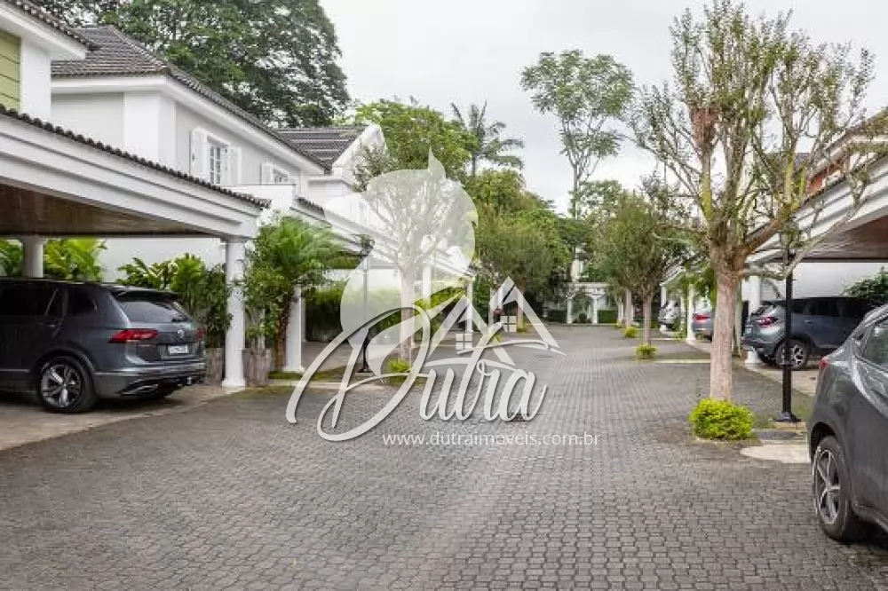 Casa de Condomínio Santo Amaro 300m² 04 Dormitórios 02 Suítes 4 Vagas