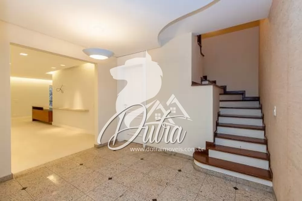 Casa de Condomínio Santo Amaro 300m² 04 Dormitórios 02 Suítes 4 Vagas