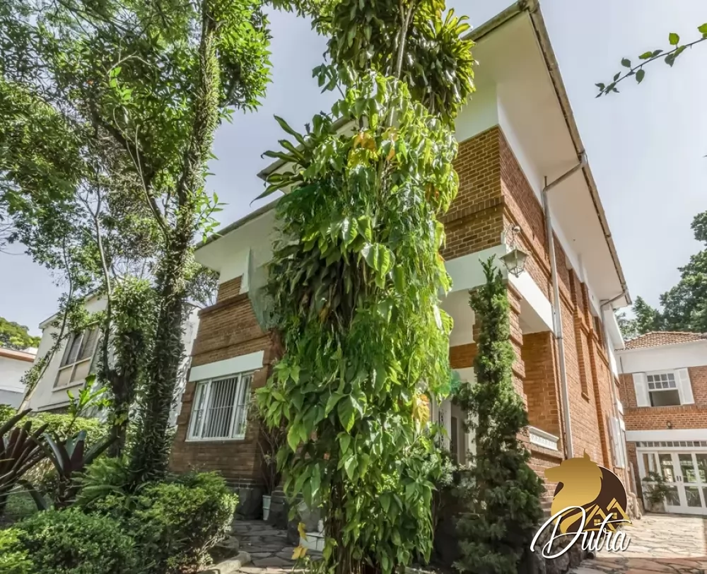Padrão Jardim Paulista 345m² 05 Dormitórios 03 Suítes 4 Vagas