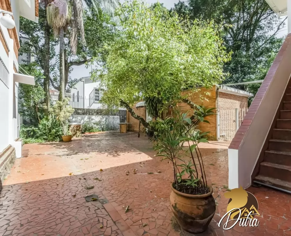Padrão Jardim Paulista 345m² 05 Dormitórios 03 Suítes 4 Vagas