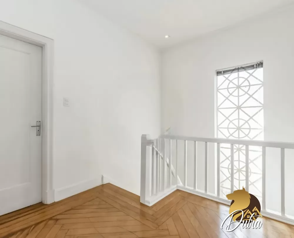 Padrão Jardim Paulista 345m² 05 Dormitórios 03 Suítes 4 Vagas