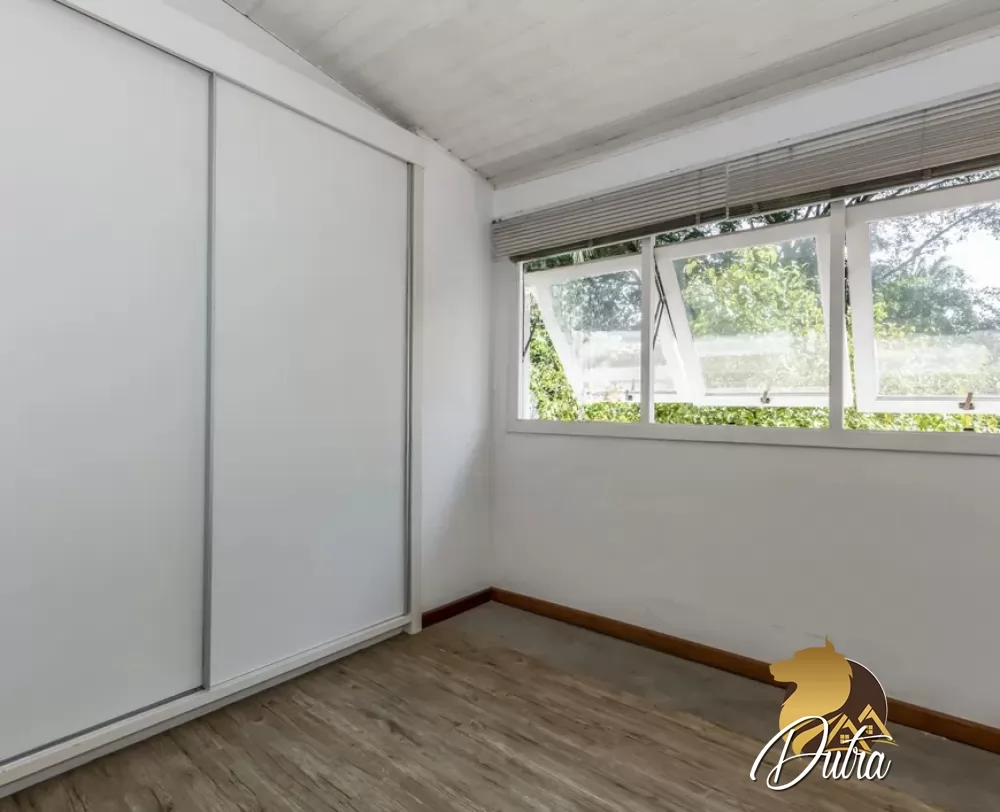 Padrão Jardim Paulista 345m² 05 Dormitórios 03 Suítes 4 Vagas