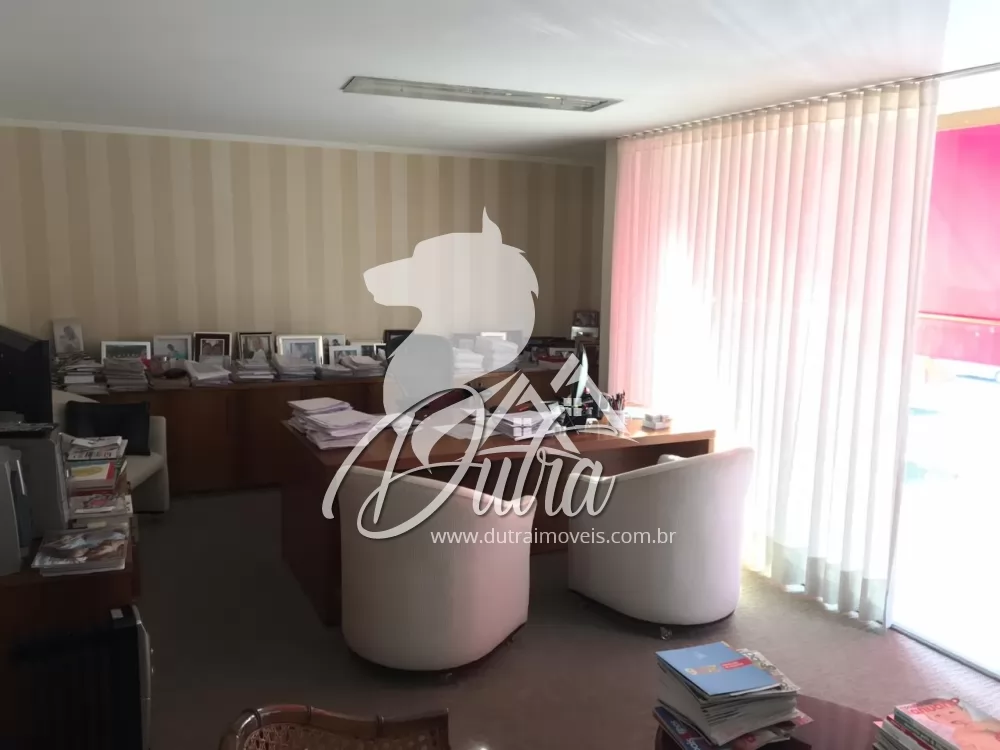 Casa Comercial Pinheiros 360m² 06 Dormitórios 7 Vagas