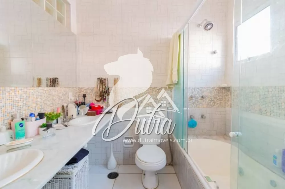 Casa de Condomínio Brooklin 180m² 04 Dormitórios 03 Suítes 4 Vagas
