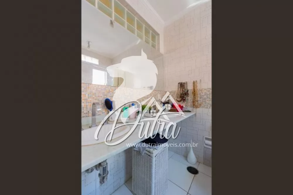 Casa de Condomínio Brooklin 180m² 04 Dormitórios 03 Suítes 4 Vagas