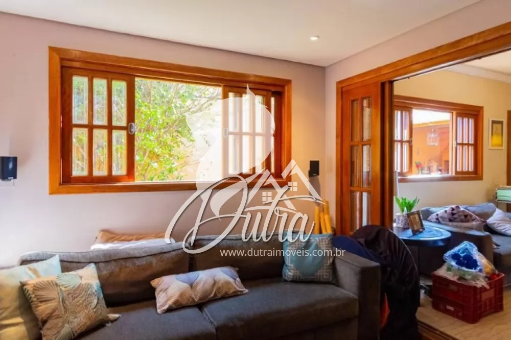 Casa de Condomínio Brooklin 180m² 04 Dormitórios 03 Suítes 4 Vagas