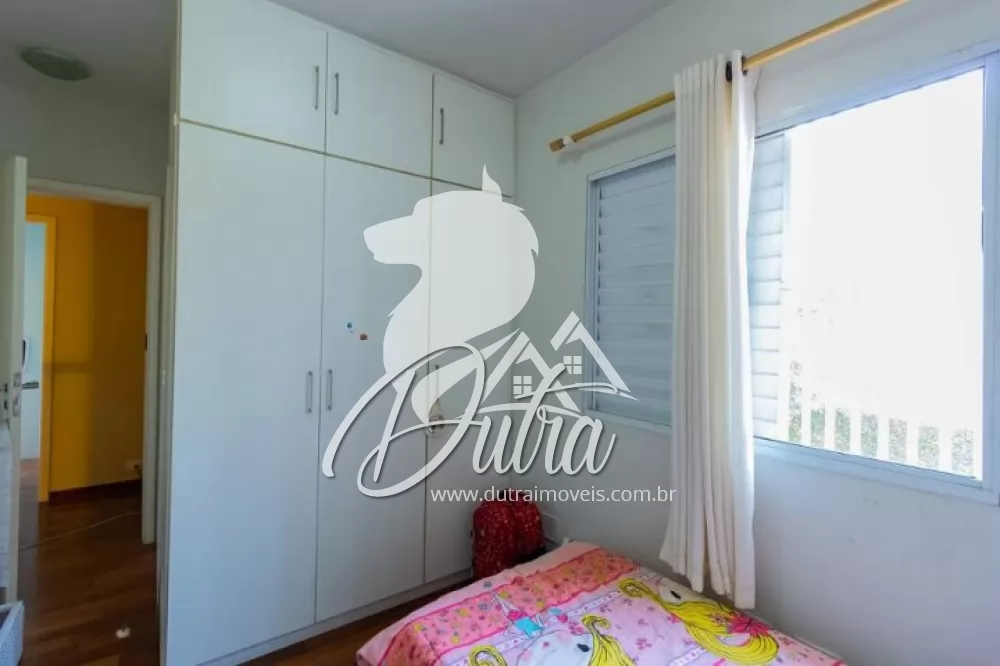 Casa de Condomínio Brooklin 180m² 04 Dormitórios 03 Suítes 4 Vagas