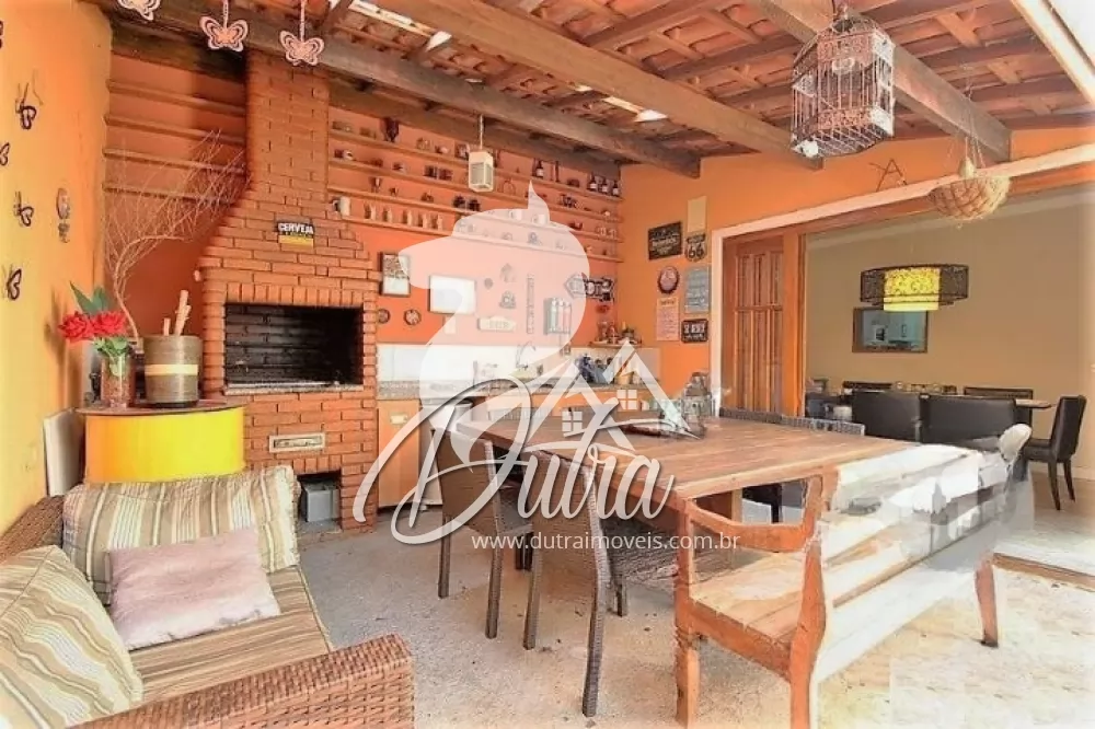 Casa de Condomínio Brooklin 180m² 04 Dormitórios 03 Suítes 4 Vagas