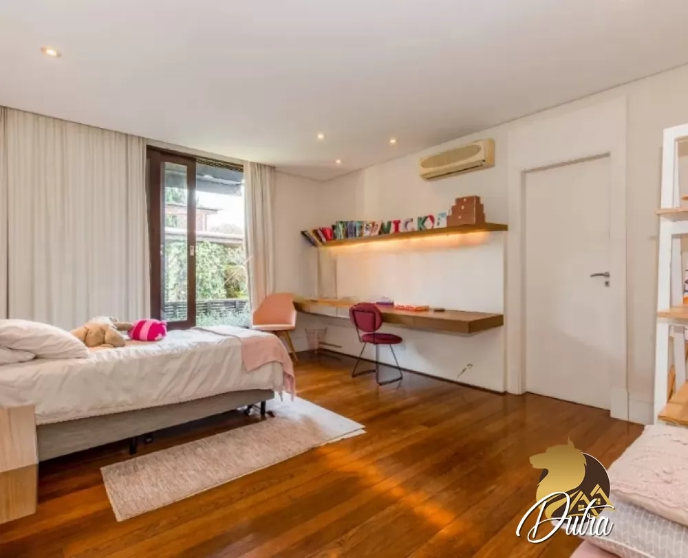 Padrão Jardim Europa 931m² 04 Dormitórios 04 Suítes 4 Vagas