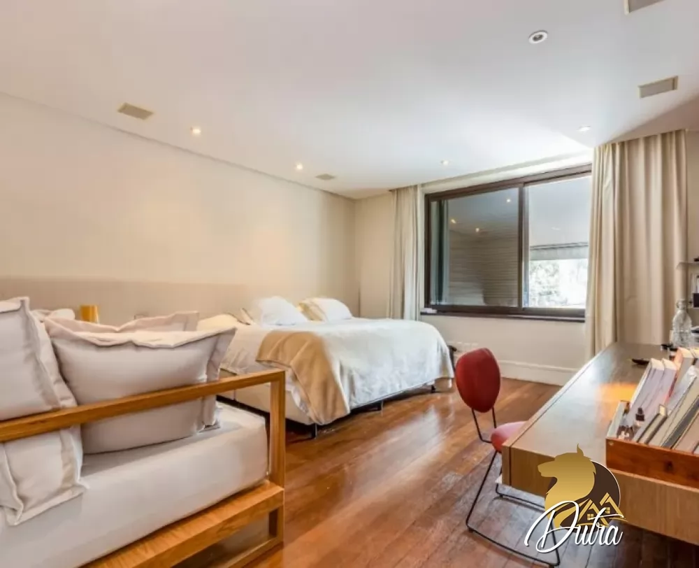 Padrão Jardim Europa 931m² 04 Dormitórios 04 Suítes 4 Vagas
