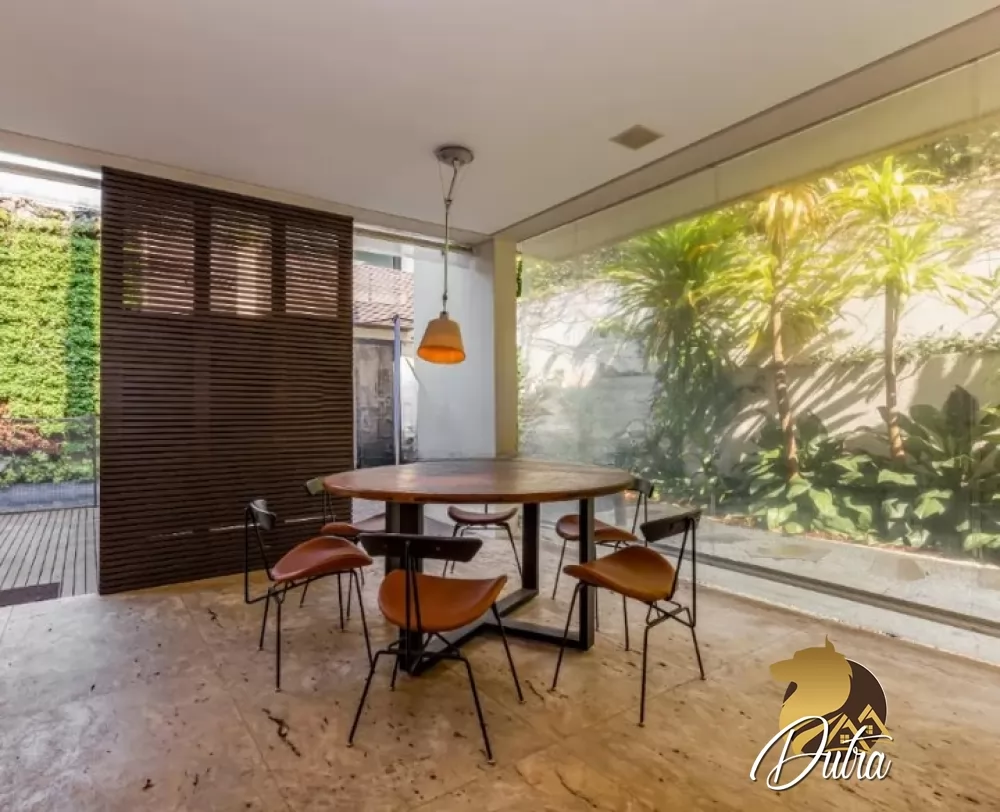 Padrão Jardim Europa 931m² 04 Dormitórios 04 Suítes 4 Vagas
