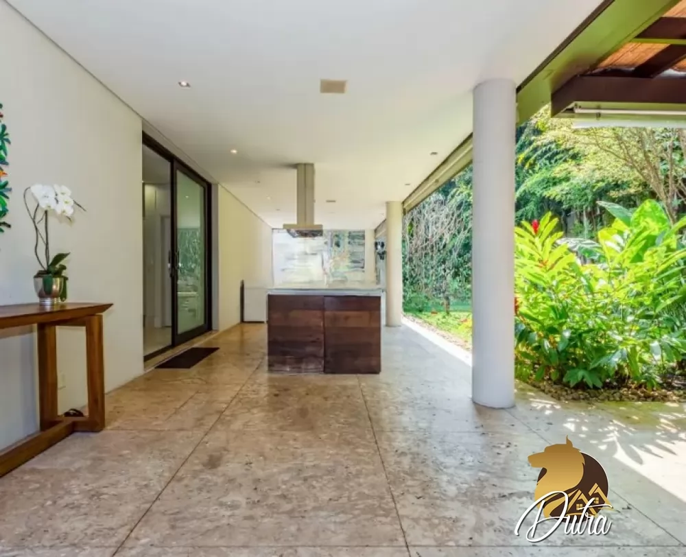 Padrão Jardim Europa 931m² 04 Dormitórios 04 Suítes 4 Vagas