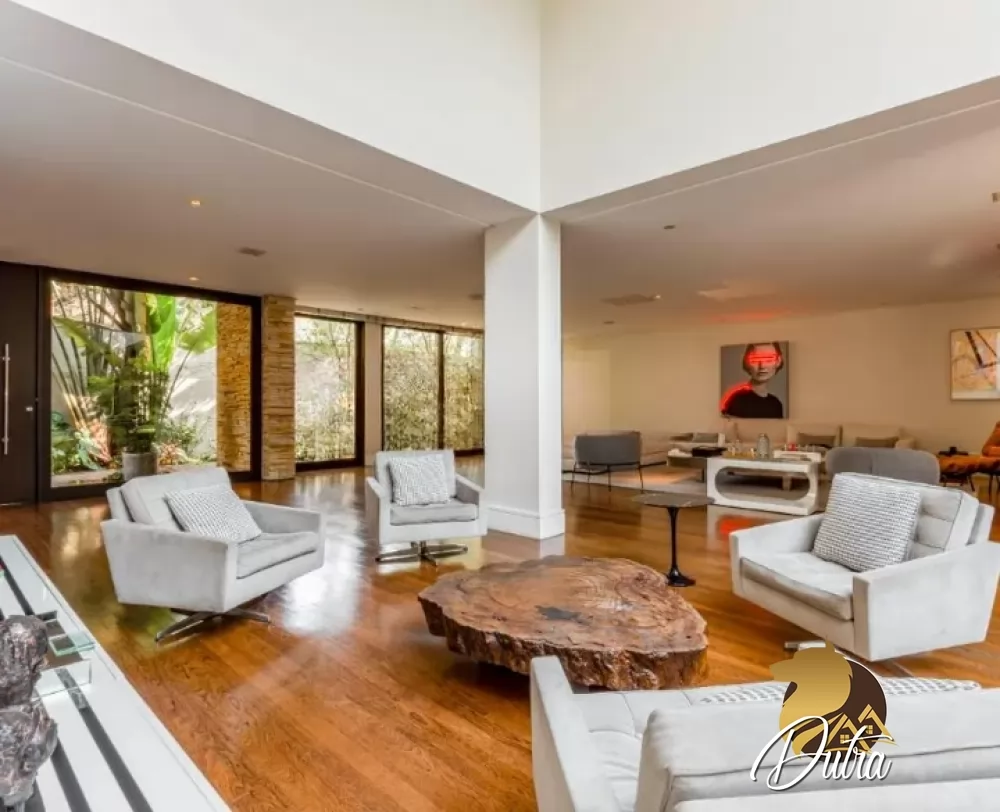 Padrão Jardim Europa 931m² 04 Dormitórios 04 Suítes 4 Vagas