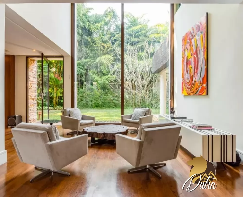 Padrão Jardim Europa 931m² 04 Dormitórios 04 Suítes 4 Vagas
