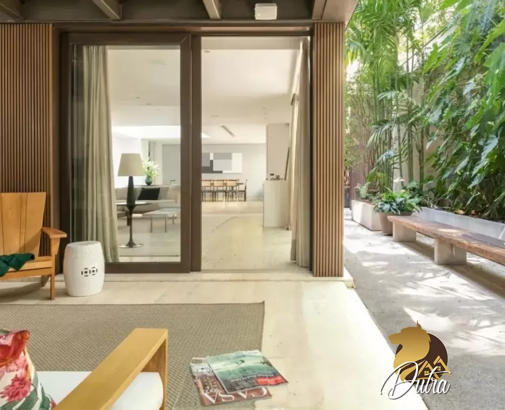 Padrão Jardim Europa 579m² 04 Dormitórios 04 Suítes 8 Vagas