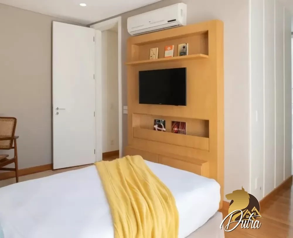 Padrão Jardim Europa 579m² 04 Dormitórios 04 Suítes 8 Vagas