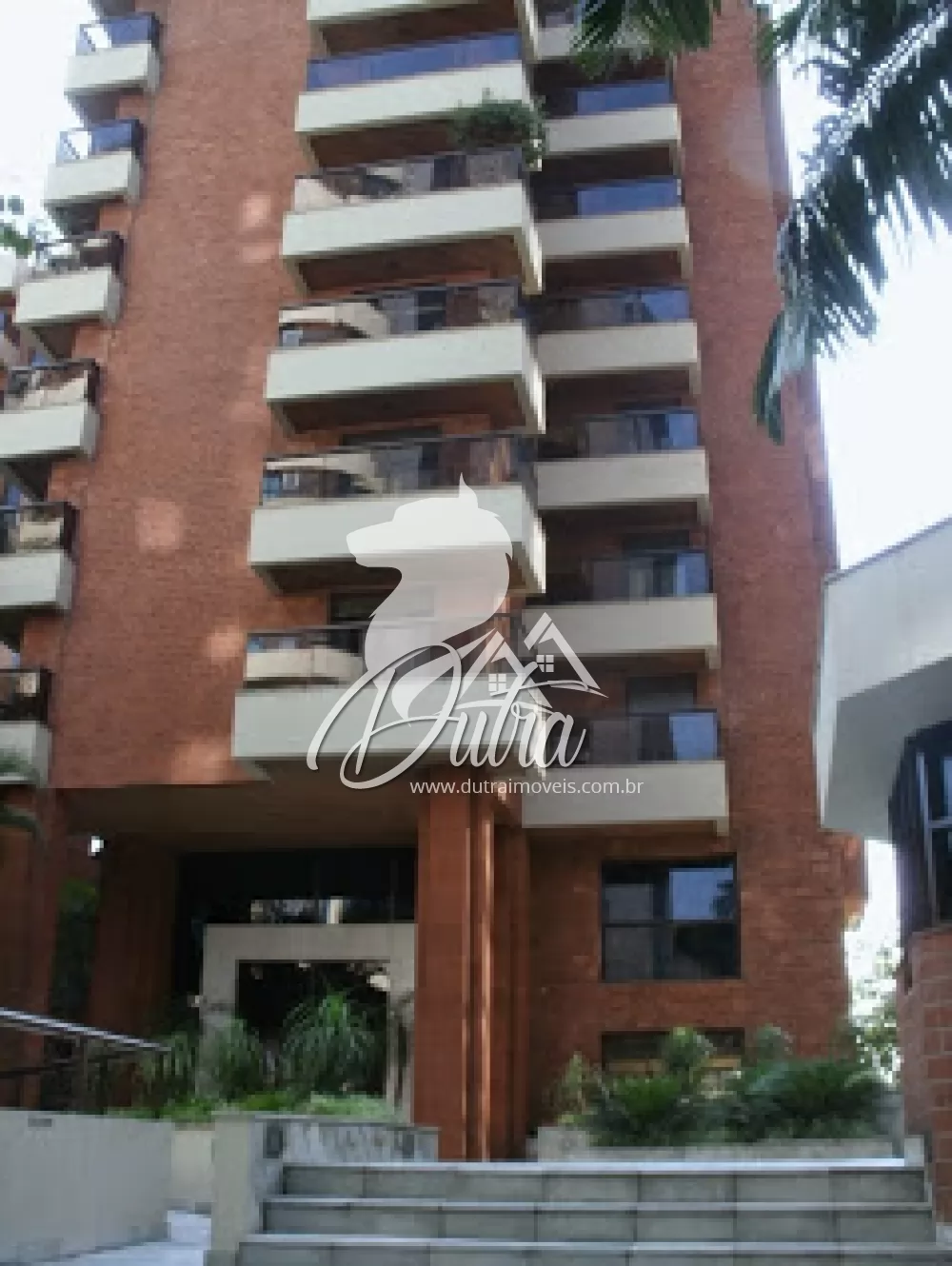 Piazza Navona Panamby 250m² 03 Dormitórios 03 Suítes 4 Vagas