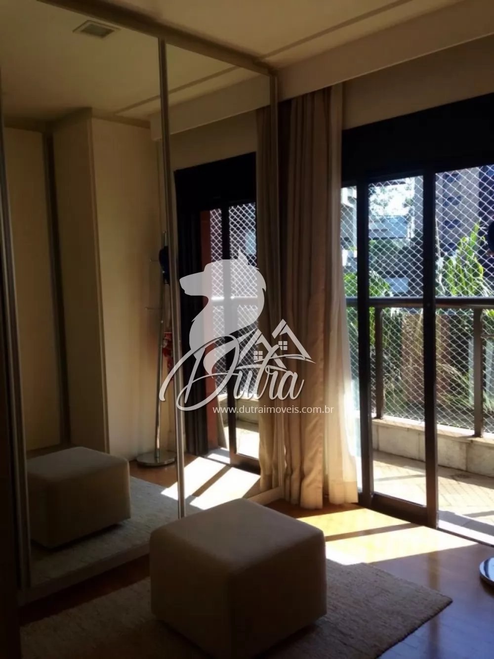 Piazza Navona Panamby 250m² 03 Dormitórios 03 Suítes 4 Vagas