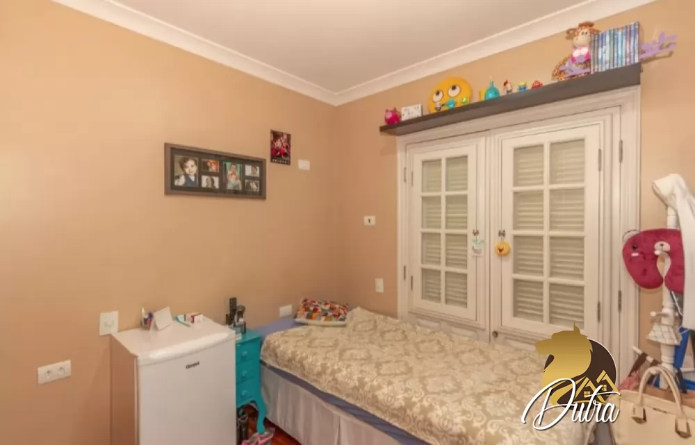 Padrão Parque Colonial 200m² 03 Dormitórios 01 Suítes 3 Vagas