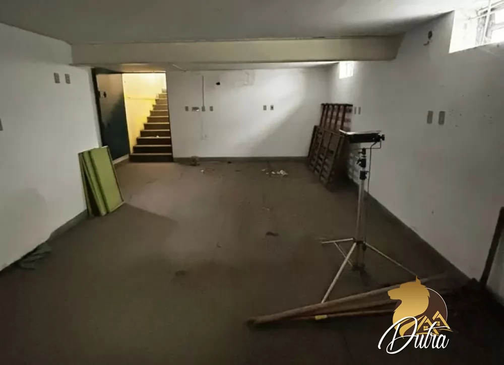 Casa Comercial Indianópolis 300m² 03 Dormitórios 6 Vagas