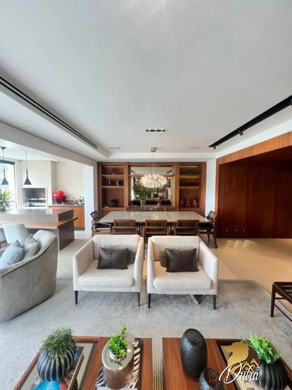 Vila Monte Verde Jardim Vitória Régia 205m² 03 Dormitórios 03 Suítes 4 Vagas