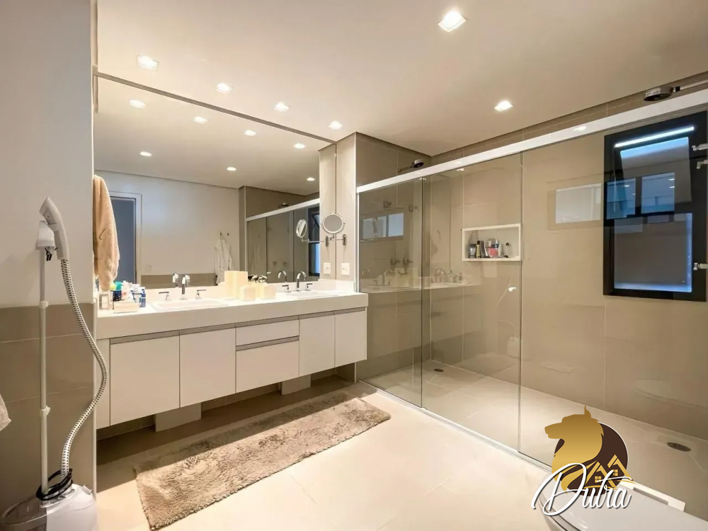 Edifício Araguari 561 Vila Uberabinha 358m² 04 Dormitórios 04 Suítes 4 Vagas