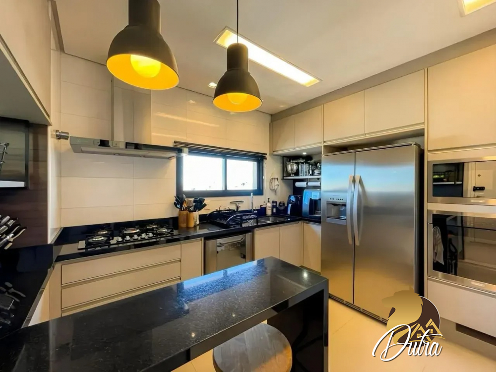 Edifício Araguari 561 Vila Uberabinha 358m² 04 Dormitórios 04 Suítes 4 Vagas