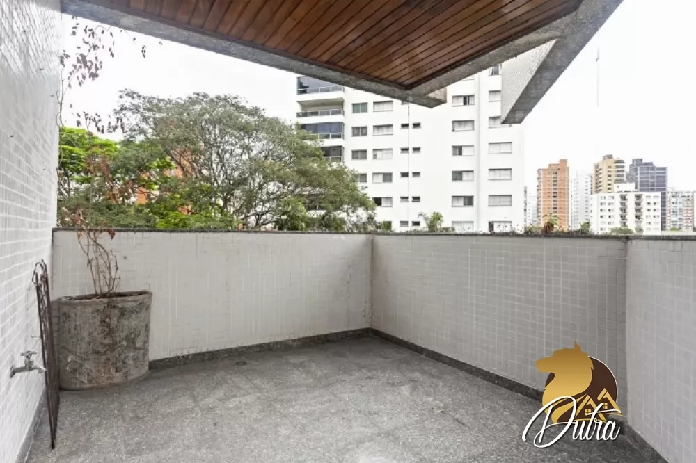 Edifício Golden Park Vila Uberabinha 245m² 03 Dormitórios 03 Suítes 3 Vagas