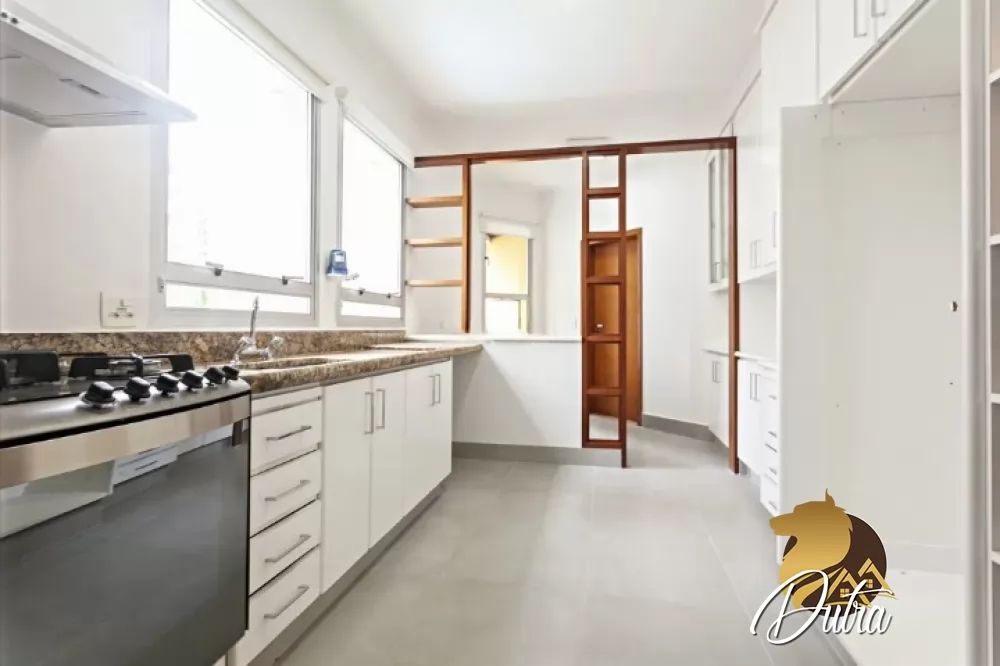 Edifício Golden Park Vila Uberabinha 245m² 03 Dormitórios 03 Suítes 3 Vagas