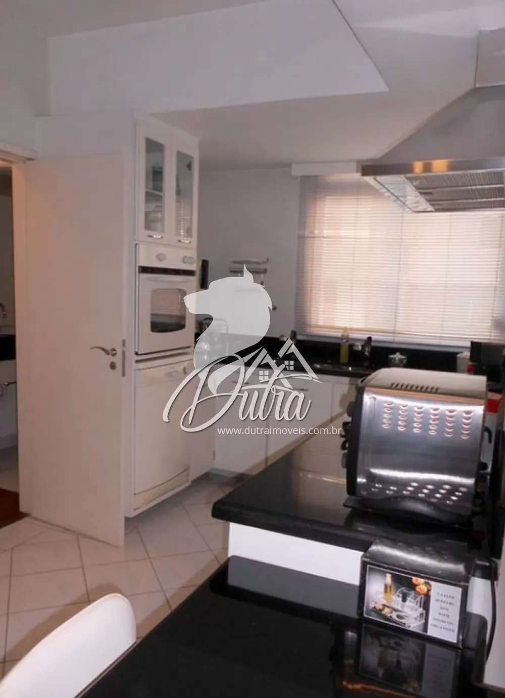 Palacete Papillon Itaim Bibi 180m² 03 Dormitórios 02 Suítes 3 Vagas